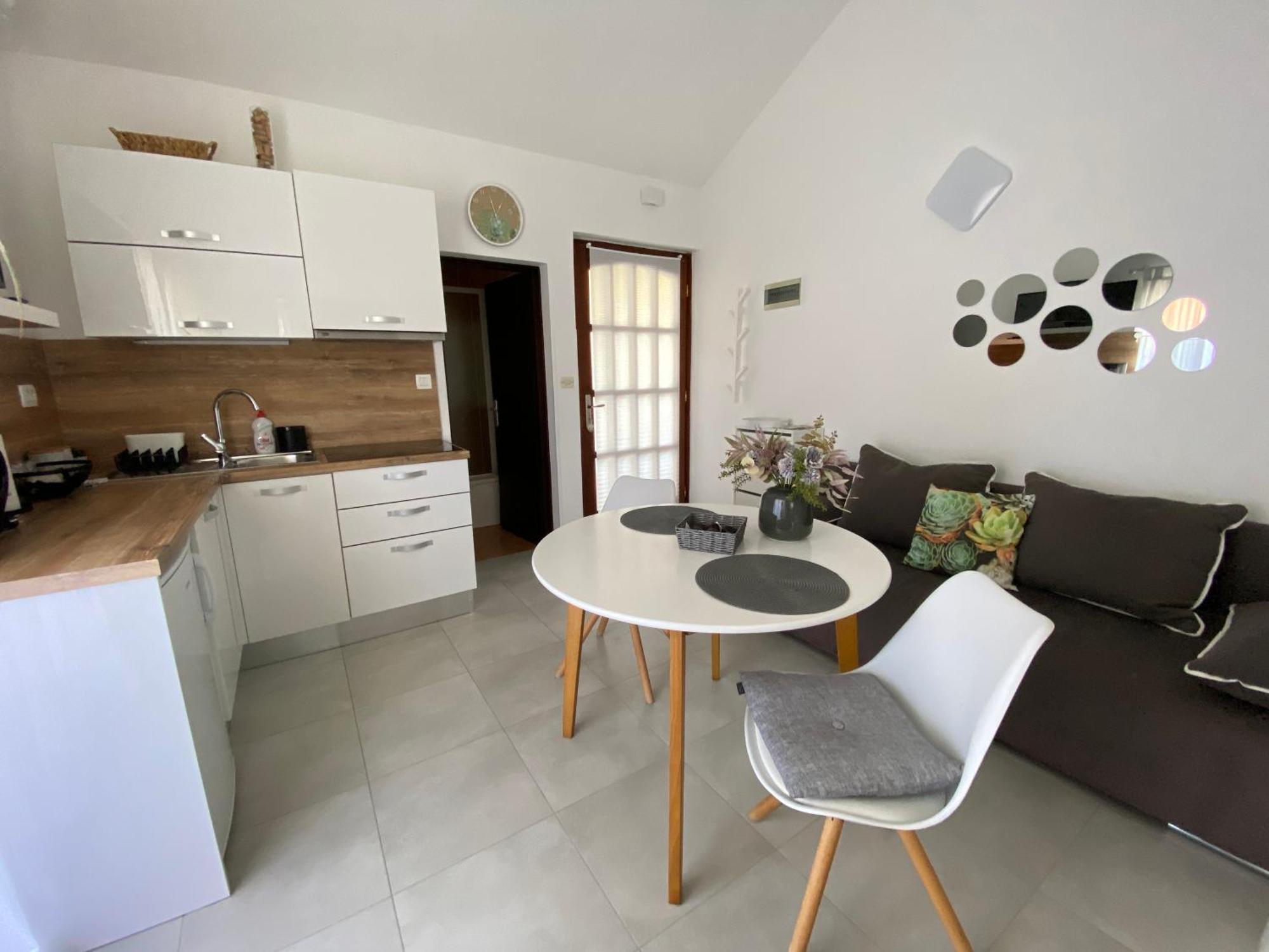 Apartments Flora 1 Banjol المظهر الخارجي الصورة